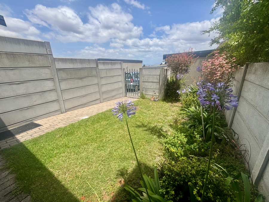 2 Bedroom Property for Sale in Brackenfell South Western Cape